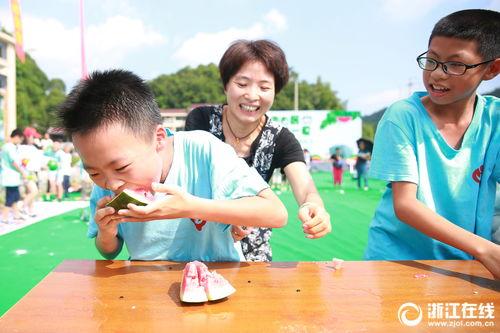 吃瓜群众乐翻天,揭秘娱乐圈幕后趣闻