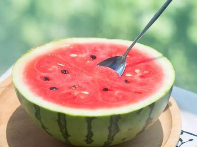 吃瓜怎么用,揭秘“吃瓜群众”背后的网络文化现象