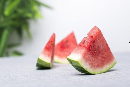 梦见吃很大的瓜,揭秘梦中大瓜的神秘寓意