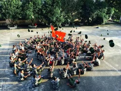 吃瓜群众上线军训