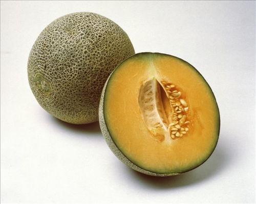 晚上吃脆甜蜜瓜,甜蜜脆瓜滋味无限