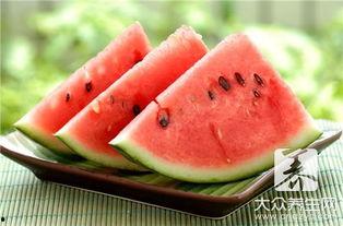 吃瓜就呕吐,揭秘夏季消暑美食背后的风险